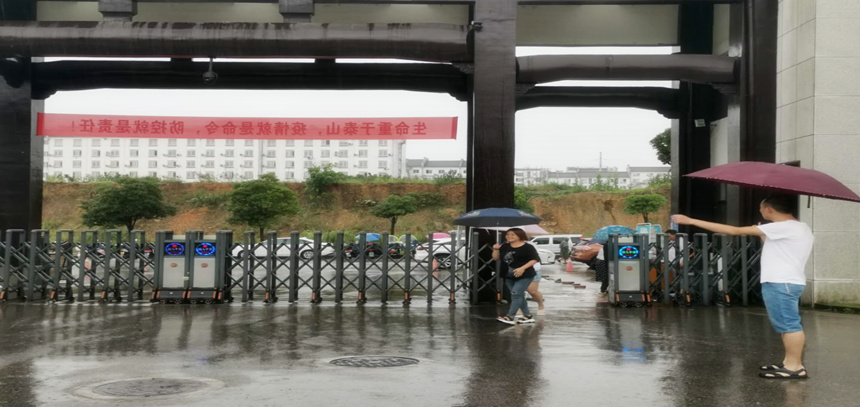 jdb电子游戏首批高职扩招新生入校报到加入线下教学