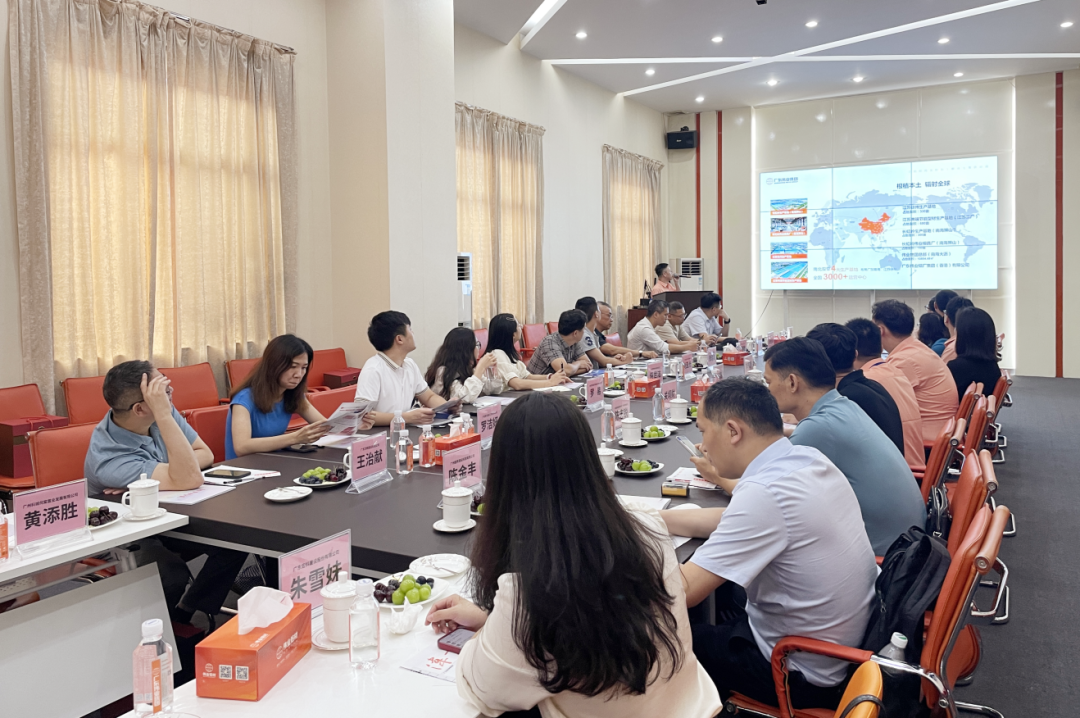 建筑行业央国企及头部民企考察团一行莅临问鼎国际PG官方网站集团考察交流