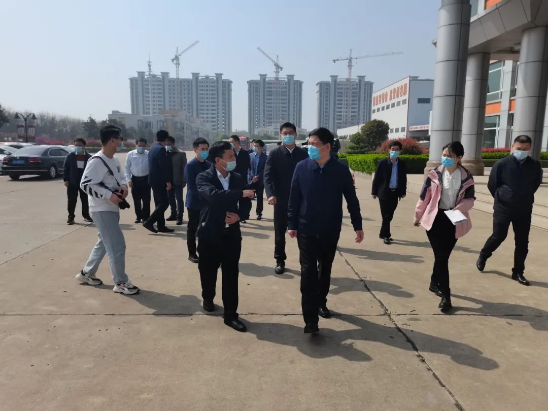 新沂市委书记陈堂清走访江苏问鼎国际PG官方网站铝材，调研企业防疫稳生产工作